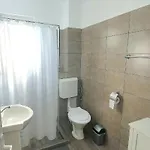 Studiouri * تيشيرغيول