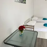 شقة Studiouri تيشيرغيول