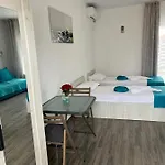 Apartment Studiouri *